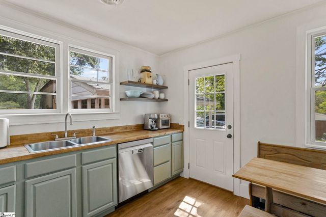 1902 Old Parker Road, Greenville, SC 29609