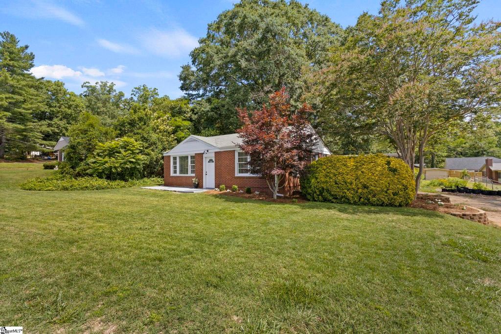 1902 Old Parker Road, Greenville, SC 29609