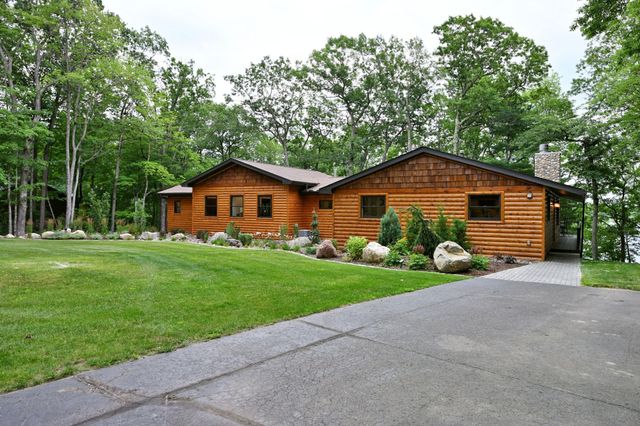 15648 W Victory Heights Circle, Stone Lake, WI 54876