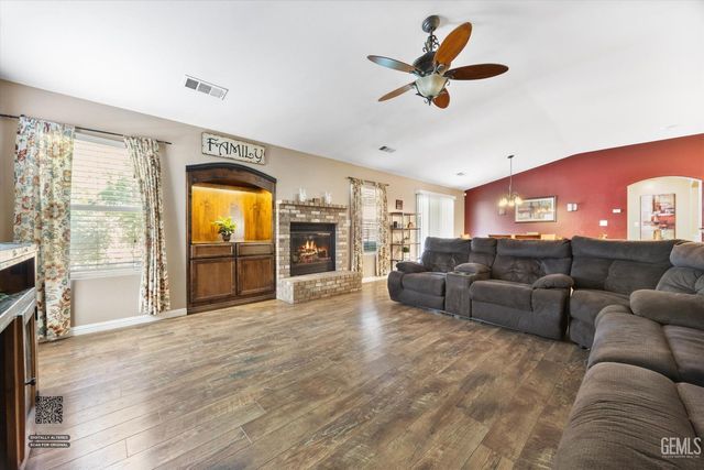 3523 Floral Meadow Drive, Bakersfield, CA 93308