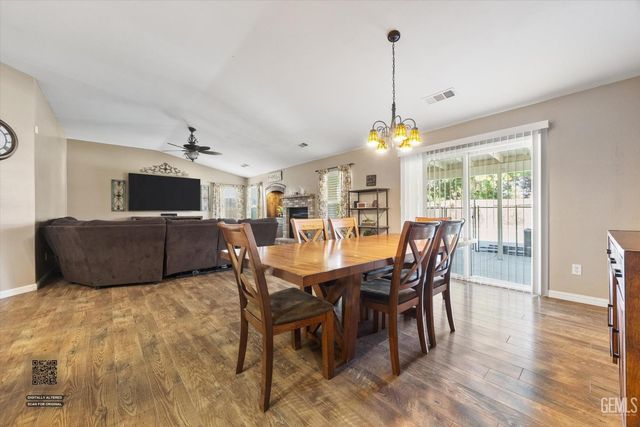 3523 Floral Meadow Drive, Bakersfield, CA 93308