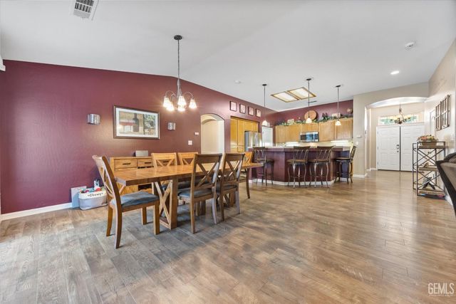 3523 Floral Meadow Drive, Bakersfield, CA 93308