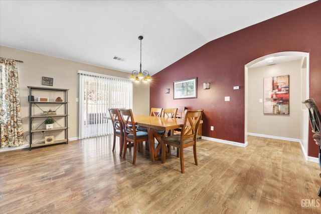 3523 Floral Meadow Drive, Bakersfield, CA 93308