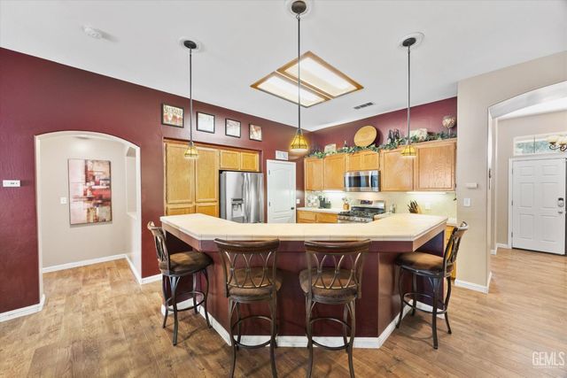3523 Floral Meadow Drive, Bakersfield, CA 93308