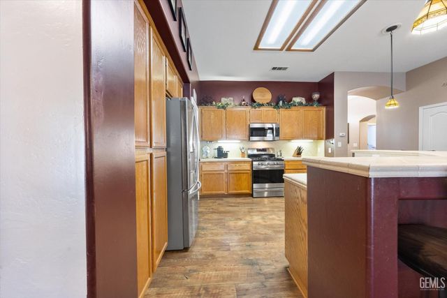 3523 Floral Meadow Drive, Bakersfield, CA 93308