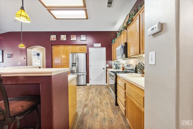 3523 Floral Meadow Drive, Bakersfield, CA 93308
