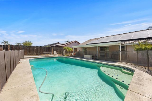 3523 Floral Meadow Drive, Bakersfield, CA 93308