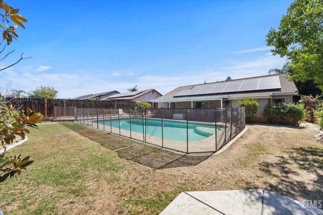 3523 Floral Meadow Drive, Bakersfield, CA 93308