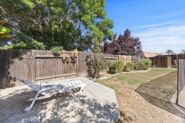 3523 Floral Meadow Drive, Bakersfield, CA 93308
