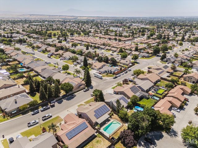 3523 Floral Meadow Drive, Bakersfield, CA 93308