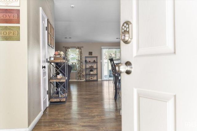 3523 Floral Meadow Drive, Bakersfield, CA 93308