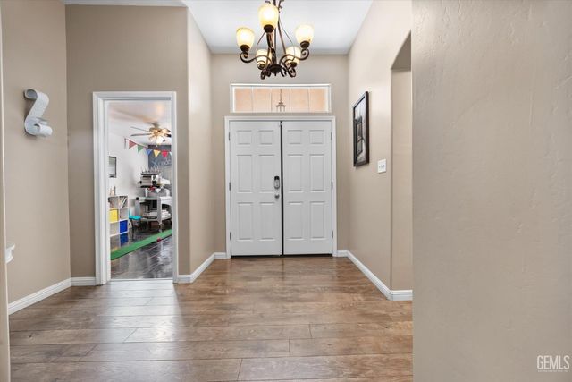 3523 Floral Meadow Drive, Bakersfield, CA 93308
