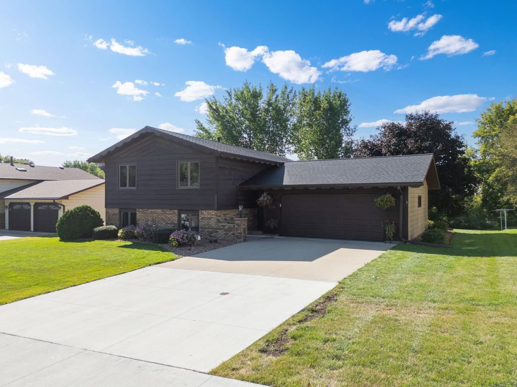 316 7th Street NW, Byron, MN 55920