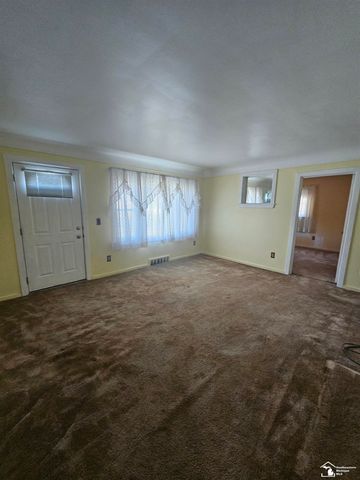25425 Fairgrove Street, Woodhaven, MI 48183
