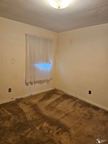 25425 Fairgrove Street, Woodhaven, MI 48183