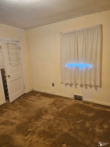 25425 Fairgrove Street, Woodhaven, MI 48183