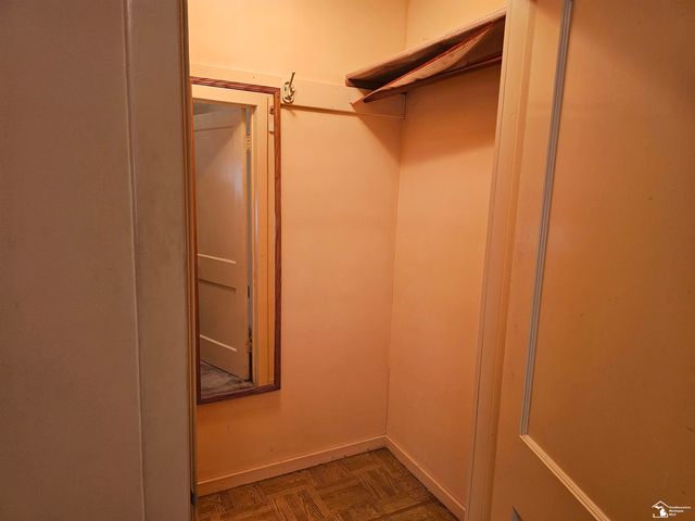 25425 Fairgrove Street, Woodhaven, MI 48183