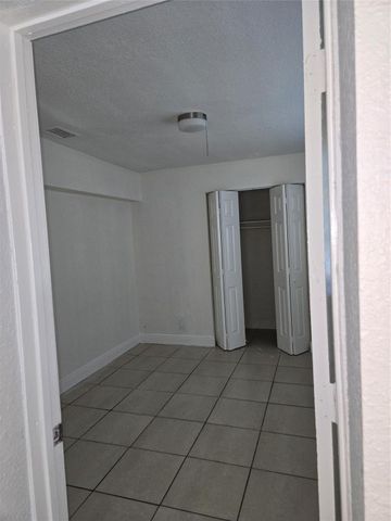 2120 NW 28th Avenue, Fort Lauderdale, FL 33311