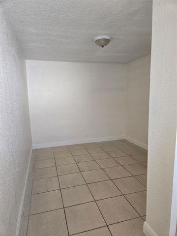 2120 NW 28th Avenue, Fort Lauderdale, FL 33311