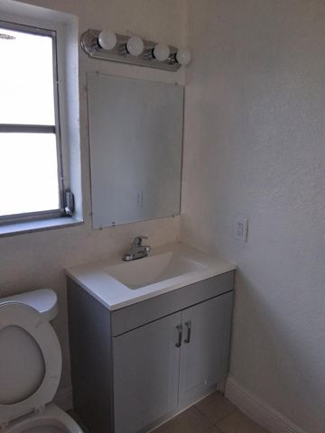 2120 NW 28th Avenue, Fort Lauderdale, FL 33311