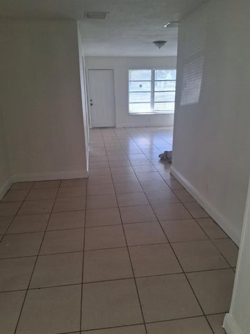 2120 NW 28th Avenue, Fort Lauderdale, FL 33311