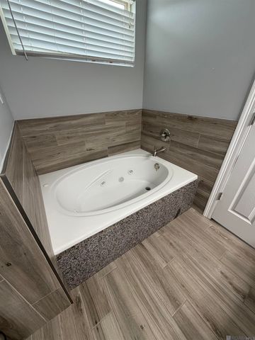 1046 Sedona Pines Dr, Baton Rouge, LA 70816