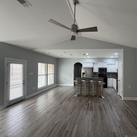 1046 Sedona Pines Dr, Baton Rouge, LA 70816