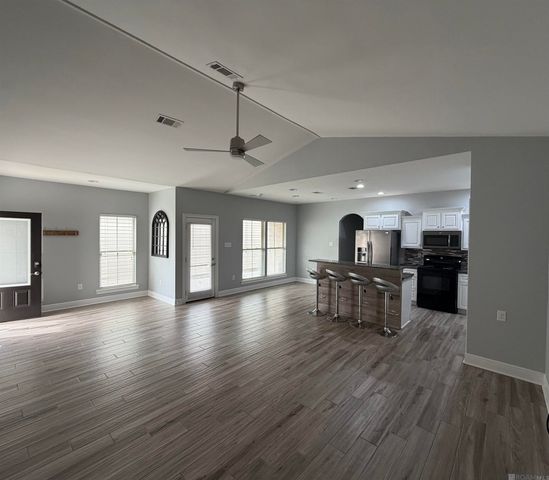 1046 Sedona Pines Dr, Baton Rouge, LA 70816