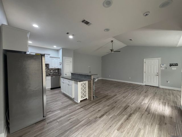 1046 Sedona Pines Dr, Baton Rouge, LA 70816