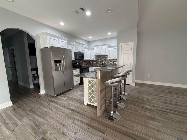 1046 Sedona Pines Dr, Baton Rouge, LA 70816