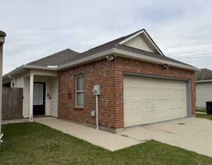 1046 Sedona Pines Dr, Baton Rouge, LA 70816