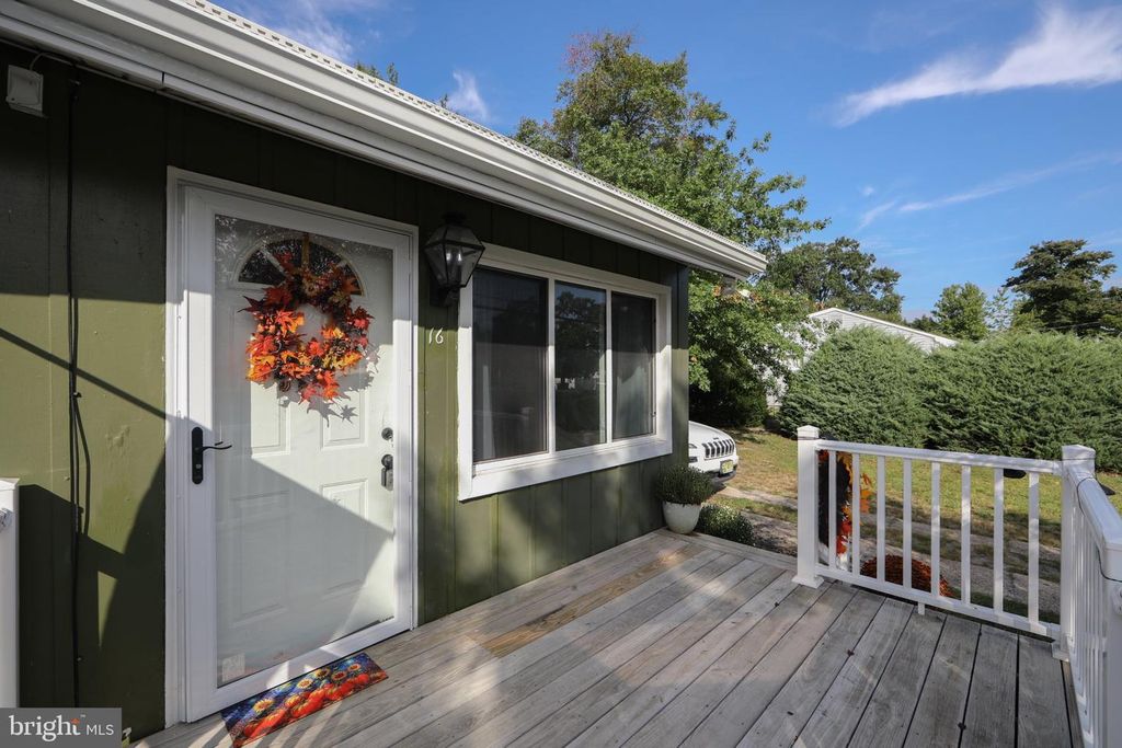 16 HOLLY BLVD, SOUTHAMPTON TWP, NJ 08088 — exterior