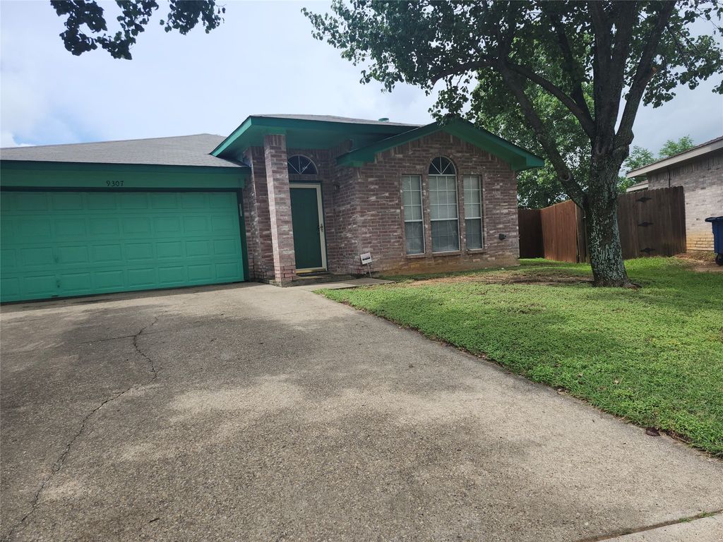 9307 Crimnson Court, Dallas, TX 75217