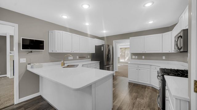 2400 E 9th Place, Hobart, IN 46342