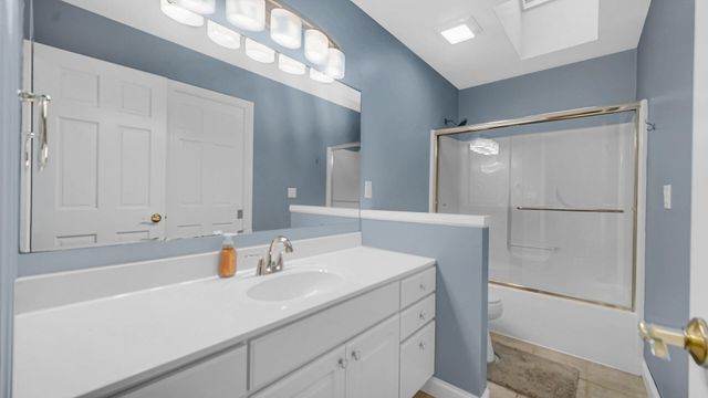 2400 E 9th Place, Hobart, IN 46342