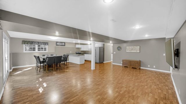 2400 E 9th Place, Hobart, IN 46342