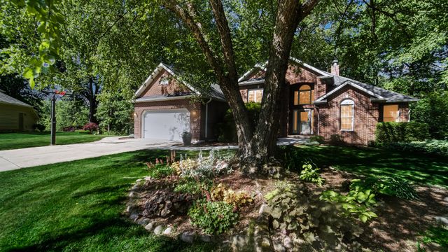 2400 E 9th Place, Hobart, IN 46342