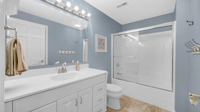 2400 E 9th Place, Hobart, IN 46342