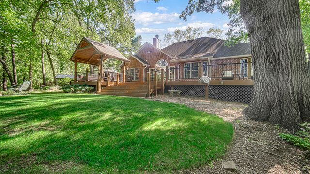 2400 E 9th Place, Hobart, IN 46342