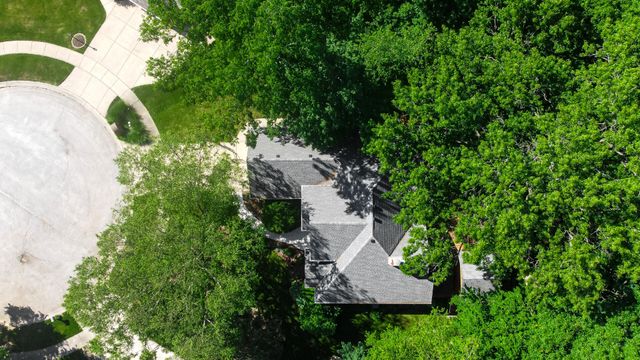 2400 E 9th Place, Hobart, IN 46342