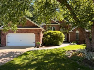 2400 E 9th Place, Hobart, IN 46342