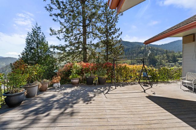 9302 Yank Gulch Road, Talent, OR 97540