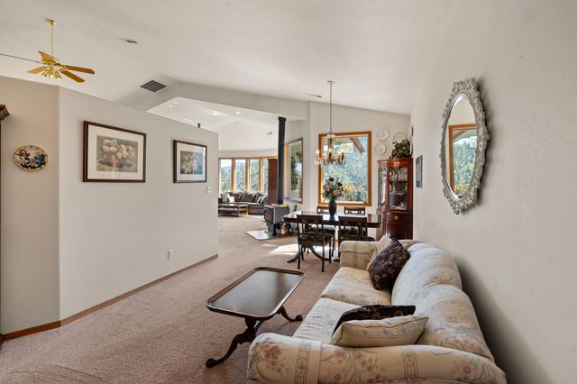 9302 Yank Gulch Road, Talent, OR 97540