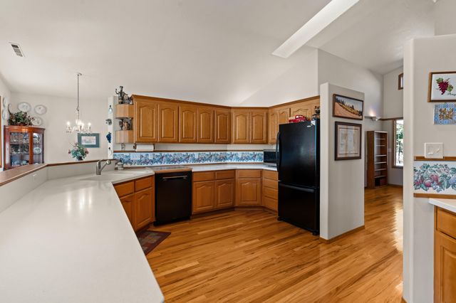 9302 Yank Gulch Road, Talent, OR 97540