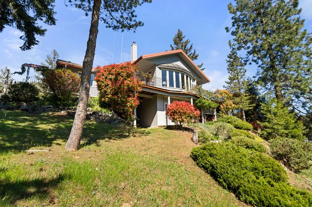 9302 Yank Gulch Road, Talent, OR 97540