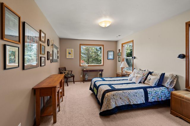 9302 Yank Gulch Road, Talent, OR 97540