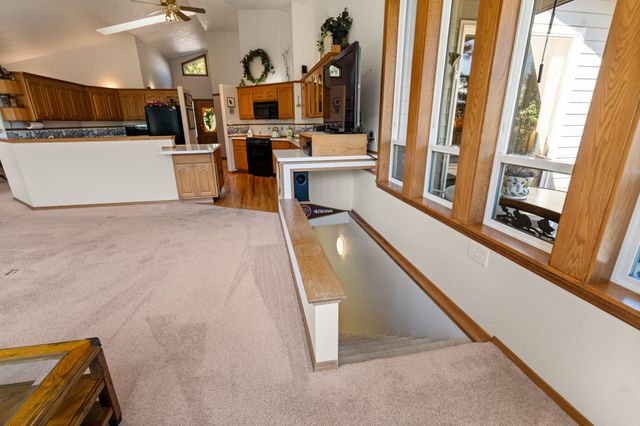 9302 Yank Gulch Road, Talent, OR 97540
