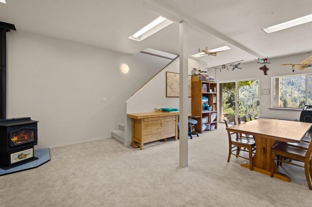 9302 Yank Gulch Road, Talent, OR 97540