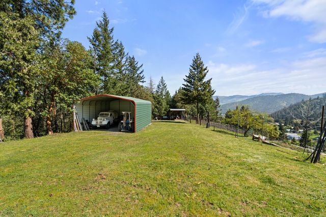 9302 Yank Gulch Road, Talent, OR 97540