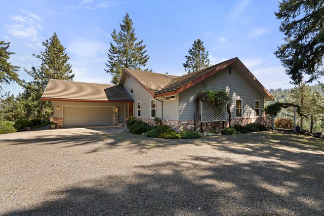 9302 Yank Gulch Road, Talent, OR 97540